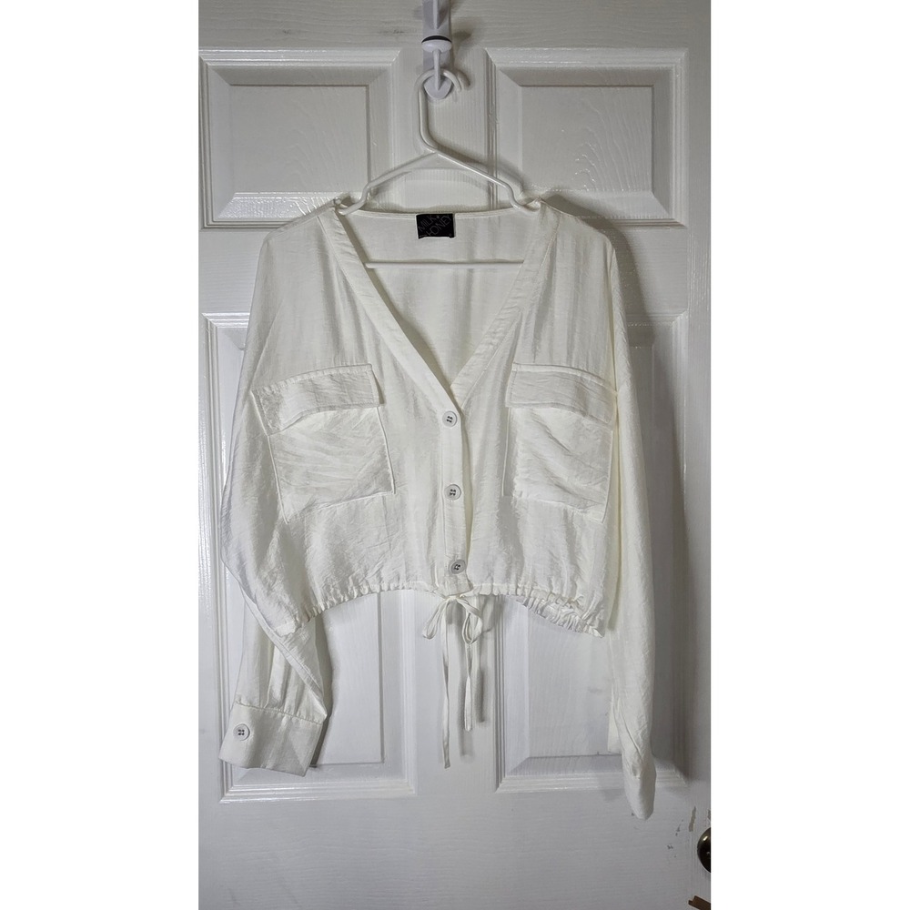 Milk & Honey White Cropped Button Up Top Long Sleeve Drawstring Hem Large 41426T